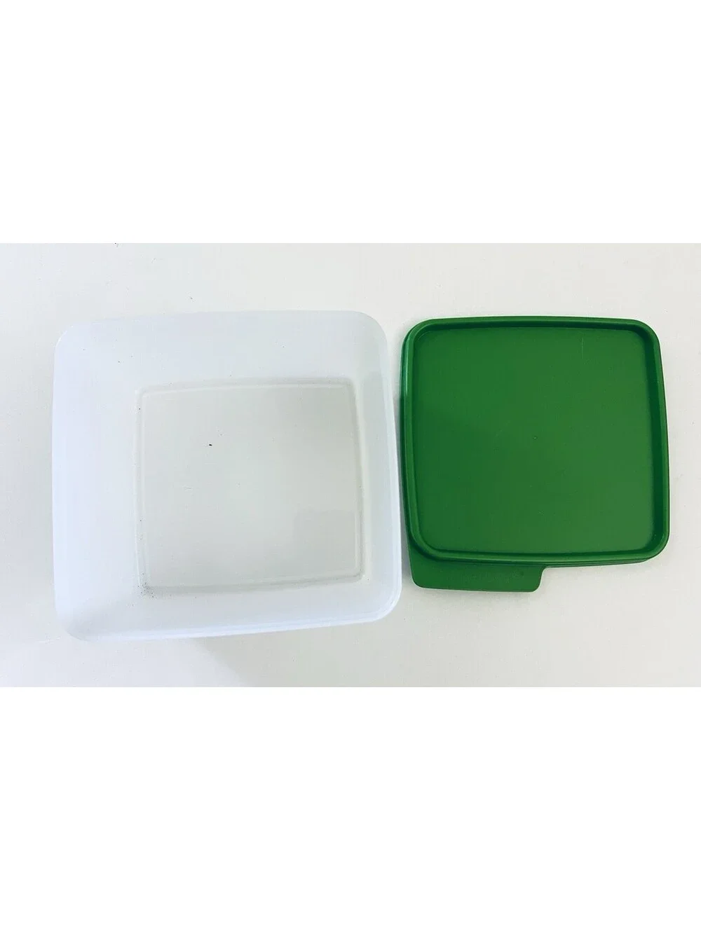 VTG Tupperware 2L Square Storage Container 6588A-5 Green Seal Lid 6589A-5 White